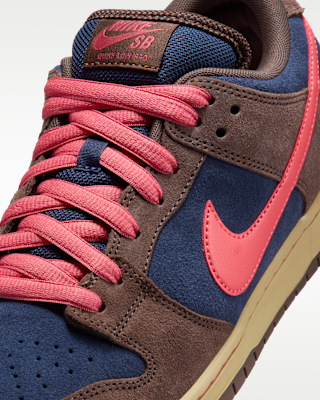 Nike SB Dunk Low Pro Skate Shoes. Nike JP